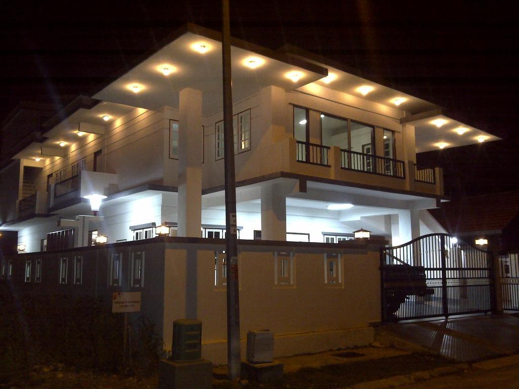 Formula One Bed And Breakfast F1 Sepang Klia Klia2 Kuala Lumpur International Airport Transit Nilai Kültér fotó